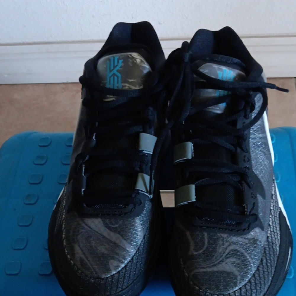 Nike Kids Sneakers - Black and Gray